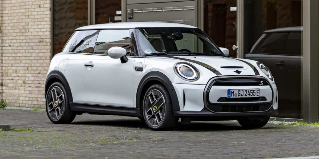 Mini Cooper Se Resolute Edition Strahlender Glanz In Polarwei