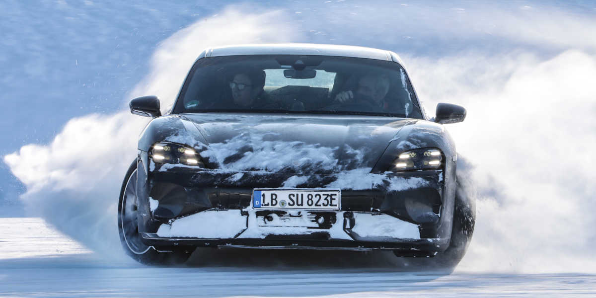 Porsche Taycan Winter Schnee Testfahrt